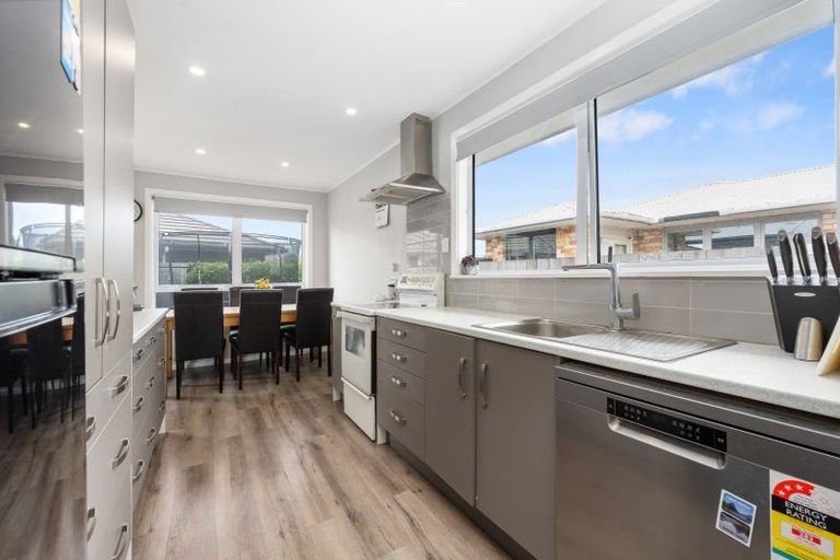 Photo of property in 11a Fox Place, Cloverlea, Palmerston North, 4412