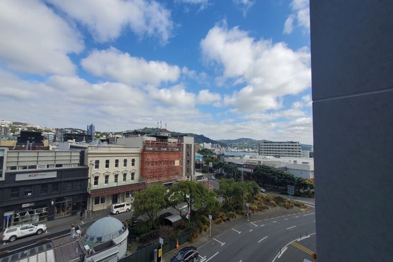 Photo of property in 5 Kent Terrace, Mount Victoria, Wellington, 6011