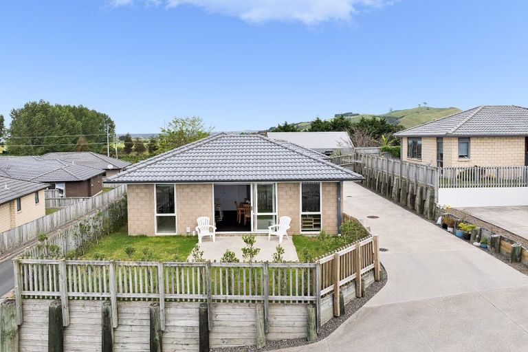 Photo of property in 1 Harakeke Way, Papamoa Beach, Te Puke, 3187