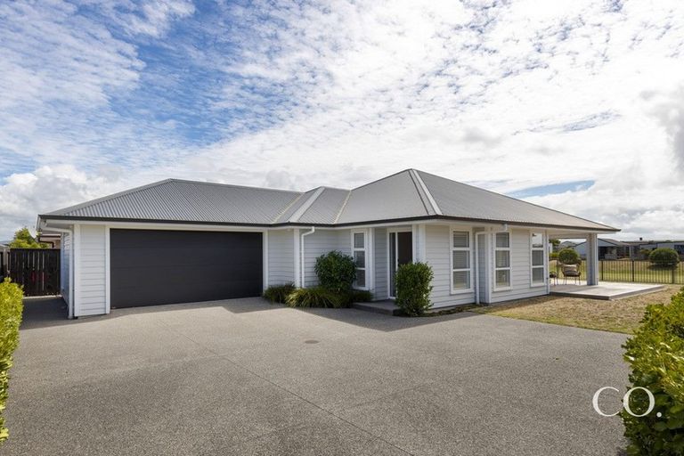 Photo of property in 5 Jeffs Way, Papamoa Beach, Papamoa, 3118