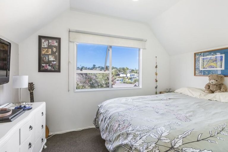 Photo of property in 27 Springtime Crescent, Stanmore Bay, Whangaparaoa, 0932