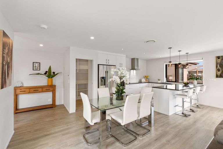 Photo of property in 7 Brian Cowley Place, Tuakau, 2121