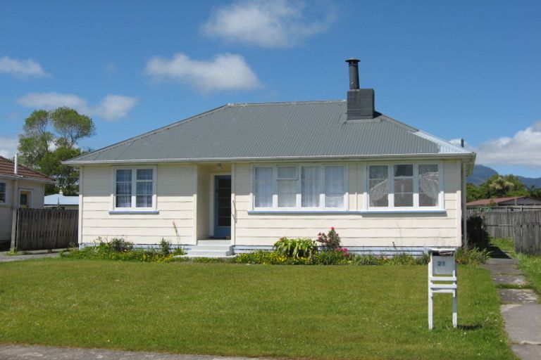 Photo of property in 21 Colvin Street, Westport, 7825