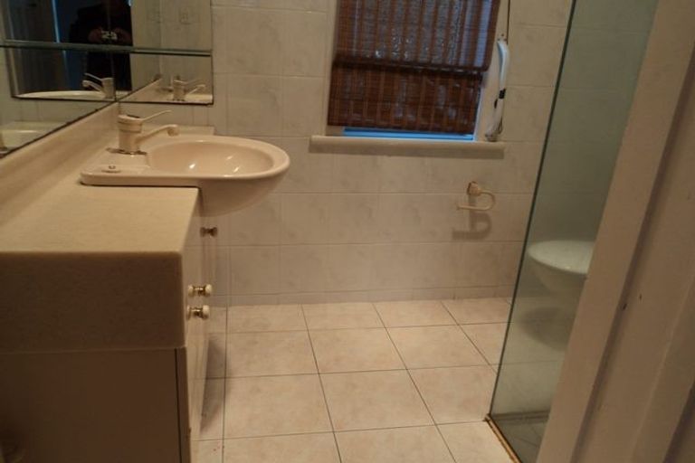 Photo of property in 11 Huka Road, Birkenhead, Auckland, 0626