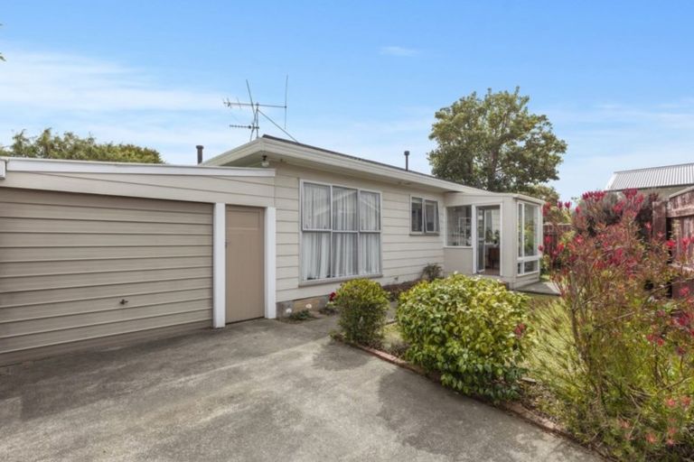 Photo of property in 1/7 Brook Street, Waiwhetu, Lower Hutt, 5010
