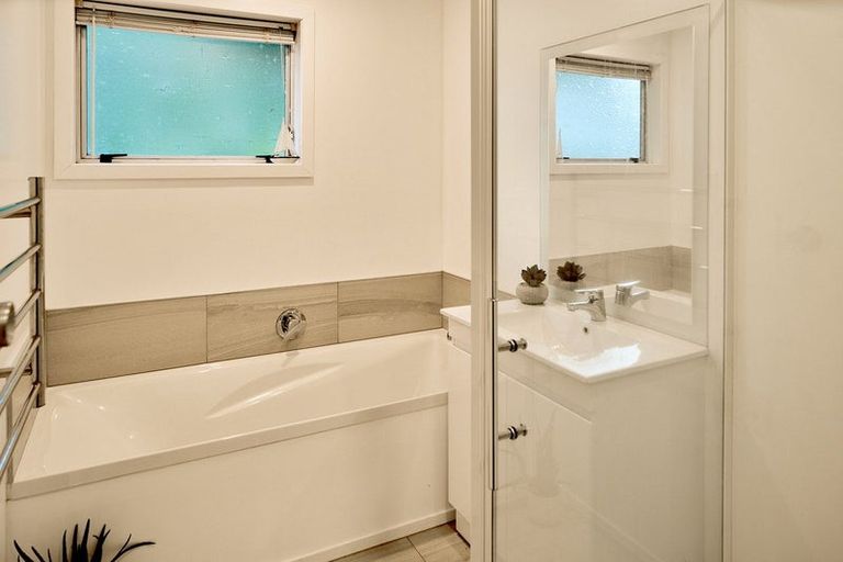 Photo of property in 3 Ayton Drive, Whitby, Porirua, 5024