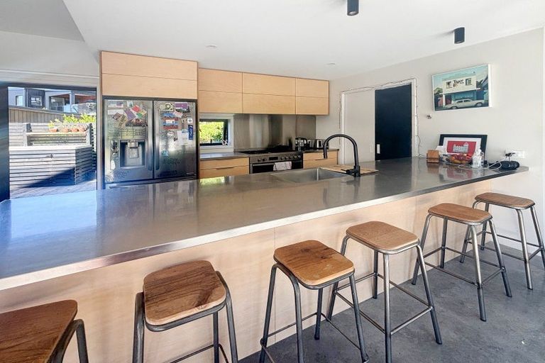 Photo of property in 10 Dove Grove, Westmorland, Christchurch, 8025