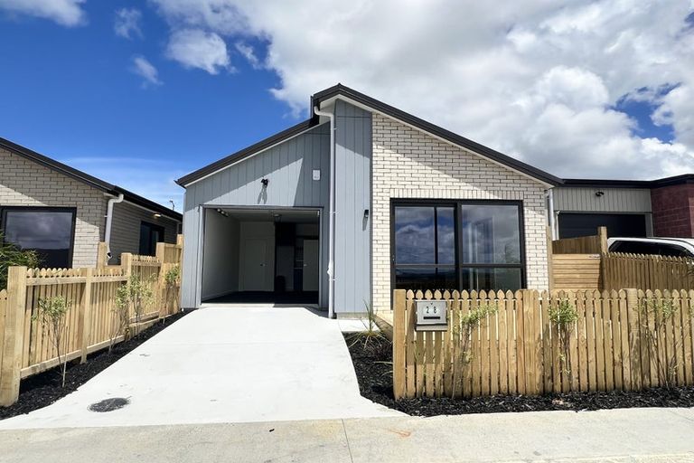 Photo of property in 28 Neretva Avenue, Massey, Auckland, 0614