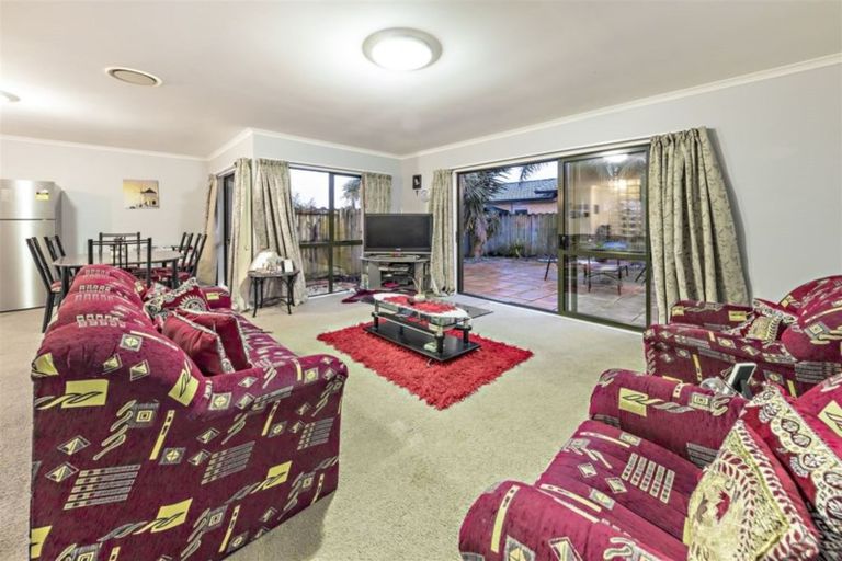 Photo of property in 1 Hawkley Close, Flat Bush, Auckland, 2019