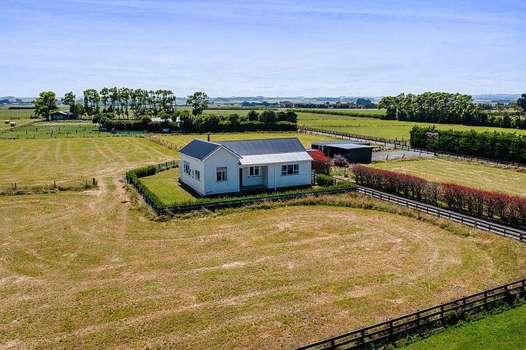 Photo of property in 84 Mawhitiwhiti Road, Normanby, Hawera, 4675