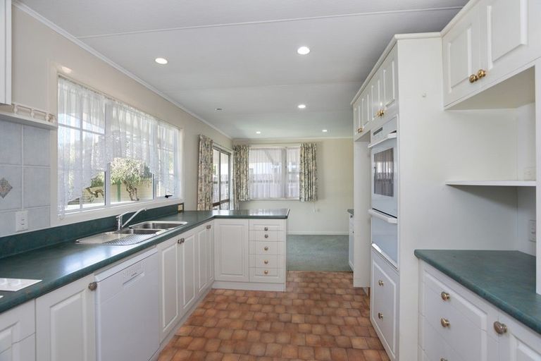 Photo of property in 96 Alexandra Street, Marton, 4710