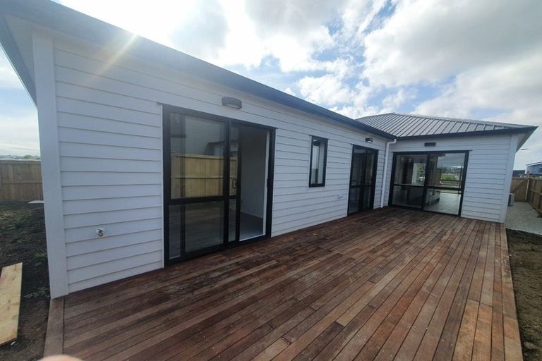 Photo of property in 12 Weri Road, Karaka, Papakura, 2113