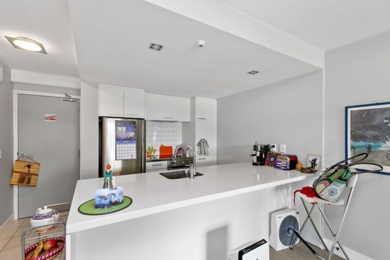 Photo of property in The Capital, 11/370 Oriental Parade, Oriental Bay, Wellington, 6011