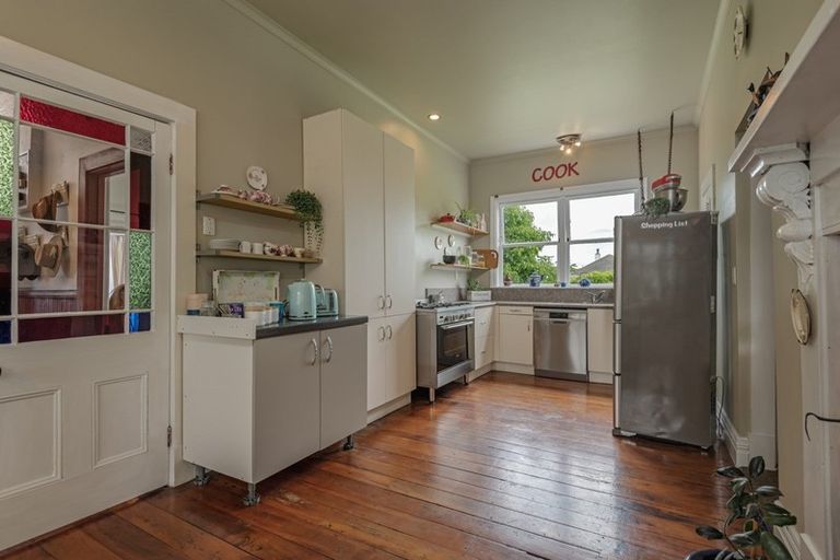 Photo of property in 2 Johnston Street, Foxton, 4814