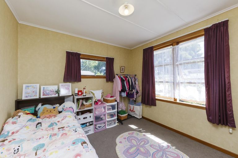 Photo of property in 8 Miles Place, Awapuni, Palmerston North, 4412