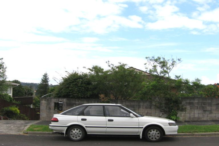 Photo of property in 24 Dallas Place, New Windsor, Auckland, 0600