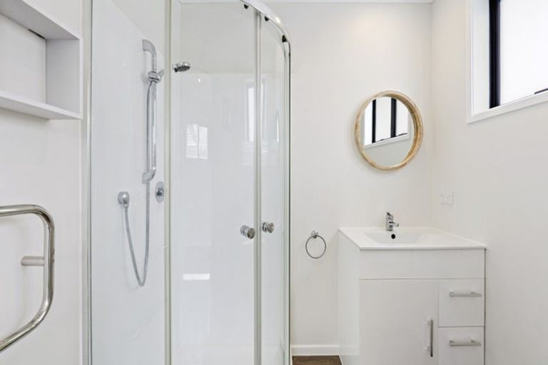 Photo of property in 35 Rock Isle Road, Torbay, Auckland, 0630