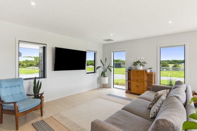 Photo of property in 39 Sandown Road, Te Horo Beach, Otaki, 5581