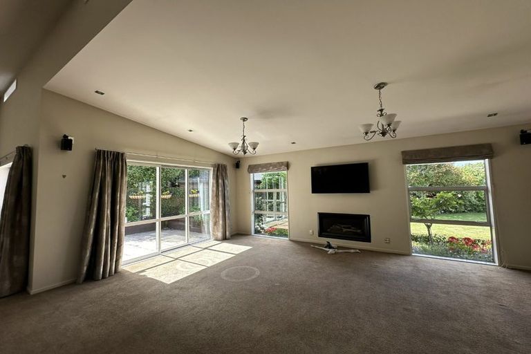 Photo of property in 6 Federer Lane, Bishopdale, Christchurch, 8053