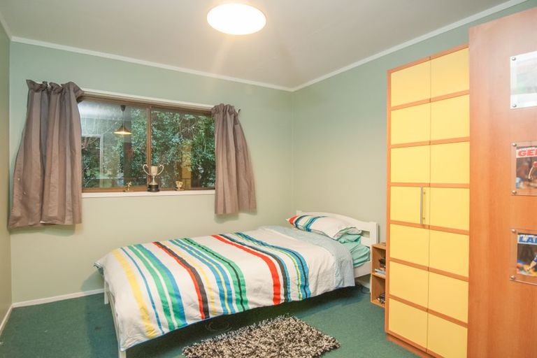 Photo of property in 98 Kauri Point Road, Laingholm, Auckland, 0604