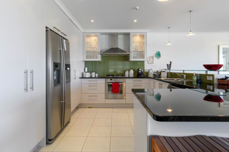 Photo of property in 3/45 Marine Parade, Mount Maunganui, 3116