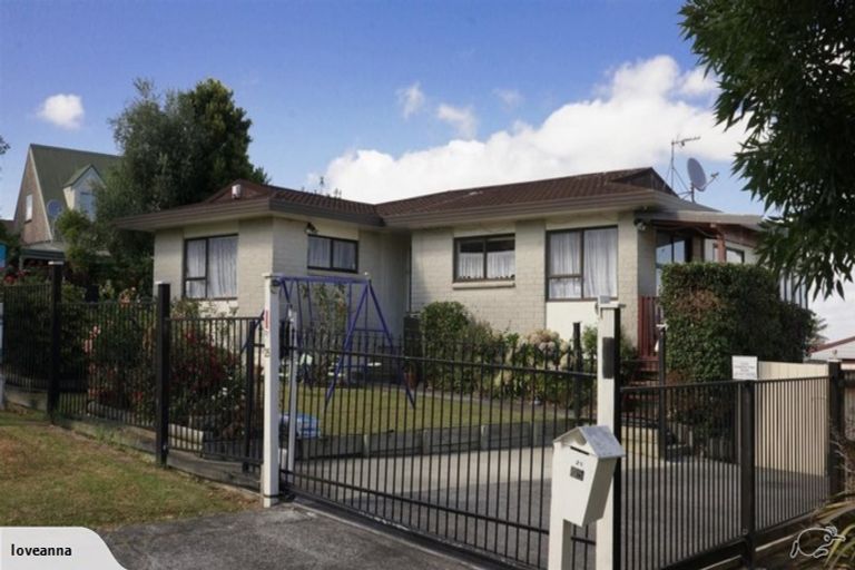 Photo of property in 16 Ransom Smyth Drive, Goodwood Heights, Auckland, 2105
