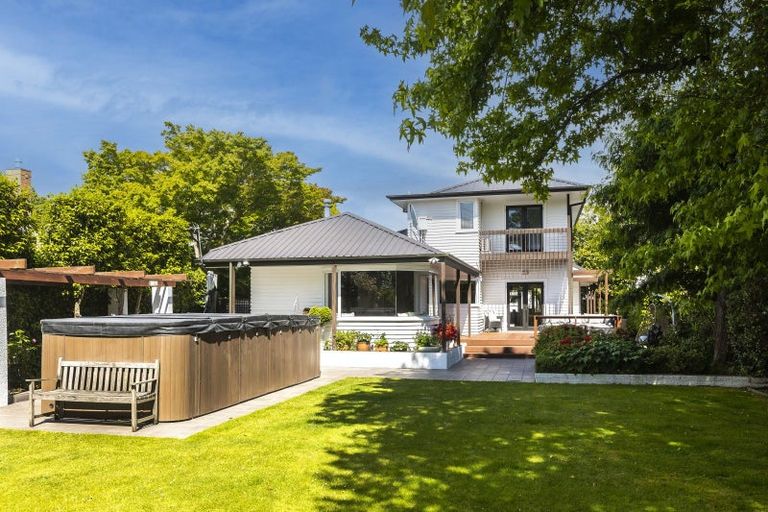 Photo of property in 36 Jacksons Road, Merivale, Christchurch, 8014