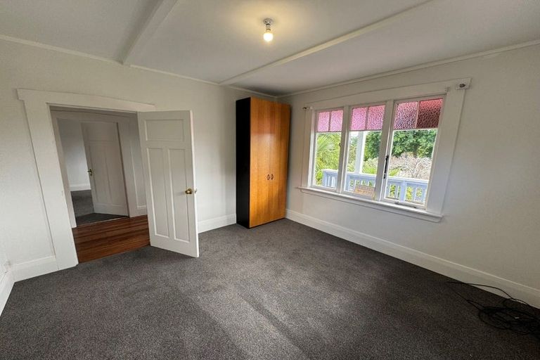 Photo of property in 80 Woodglen Road, Glen Eden, Auckland, 0602