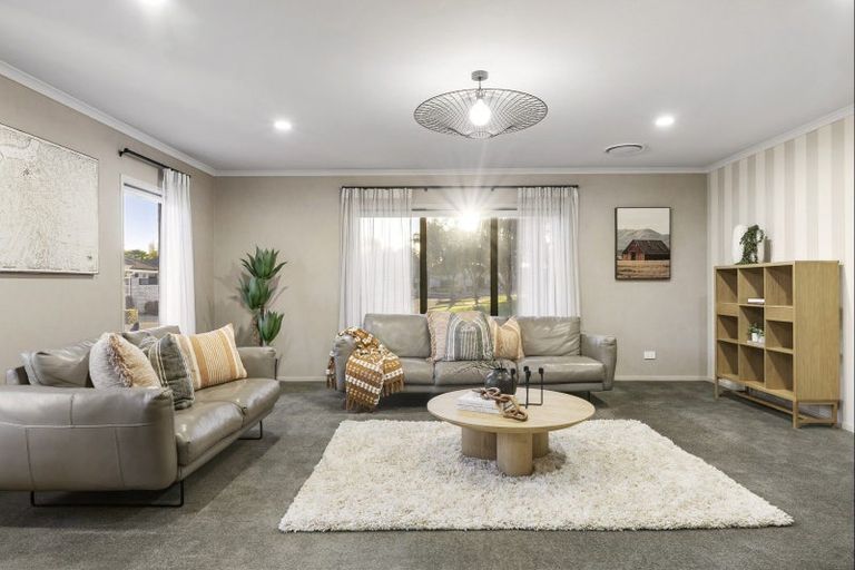 Photo of property in 33 Saint Heliers Place, Papamoa Beach, Papamoa, 3118