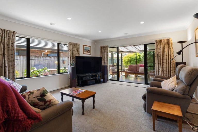 Photo of property in 7 Aburoc Place, Paraparaumu Beach, Paraparaumu, 5032