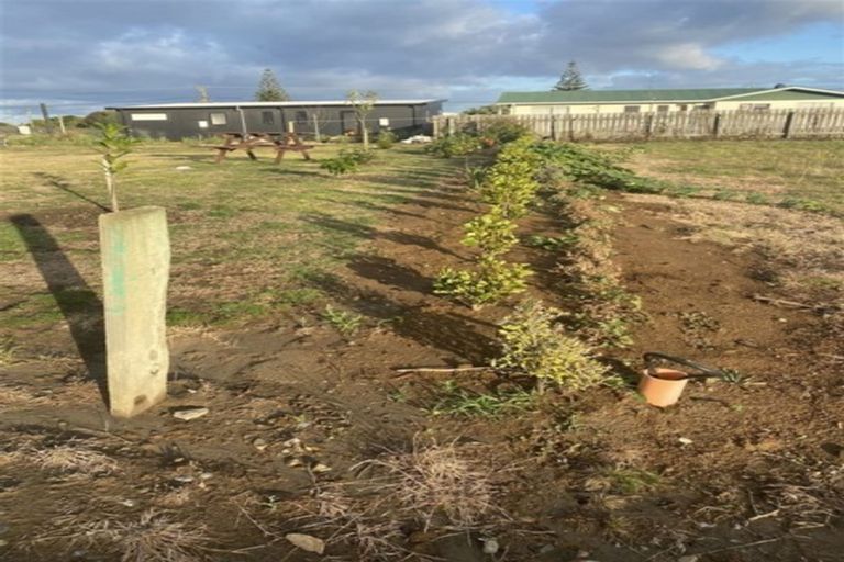 Photo of property in 55 Seagrass Place, Otaki Beach, Otaki, 5512