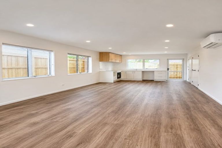 Photo of property in 9a Sheralee Place, Bucklands Beach, Auckland, 2014