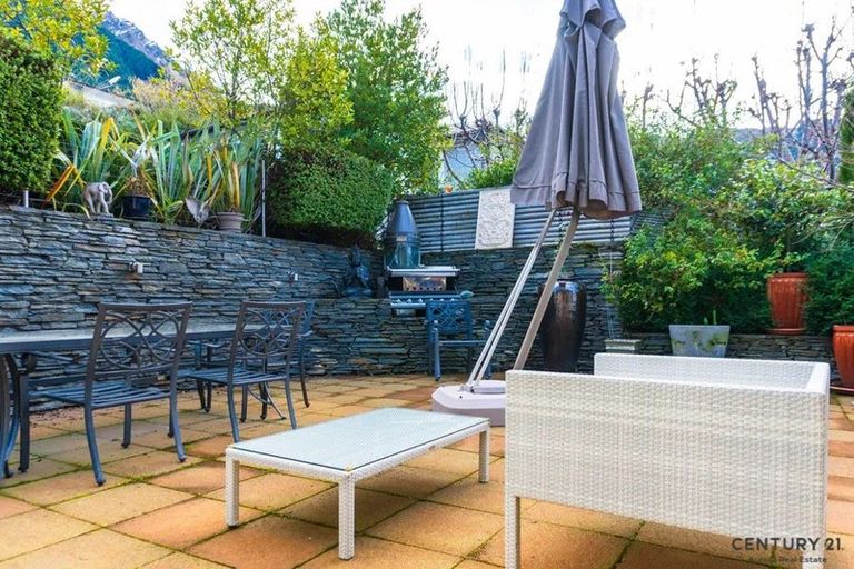 Photo of property in 4 Vanguard Lane, Fernhill, Queenstown, 9300