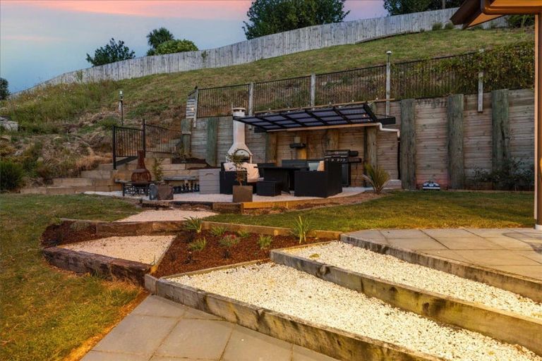 Photo of property in 11 Kissling Terrace, Pyes Pa, Tauranga, 3112