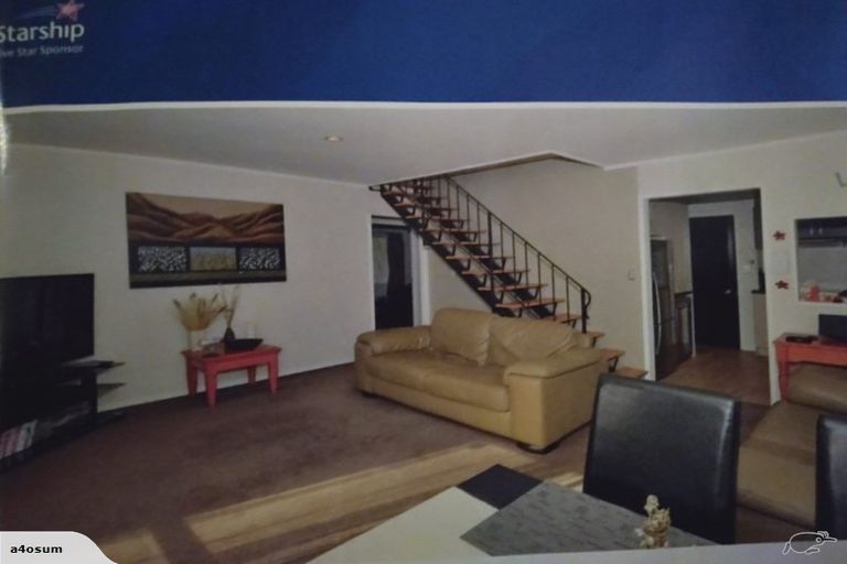 Photo of property in 1/100 Wattle Farm Road, Wattle Downs, Auckland, 2103