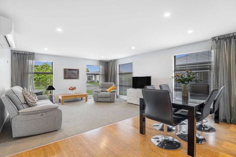 Photo of property in 5 Whitau Place, Marshland, Christchurch, 8083