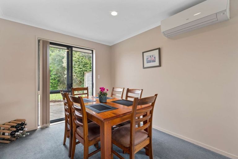 Photo of property in 15 Ernest Shackleton Place, Waiuku, 2123