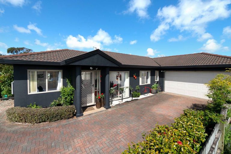 Photo of property in 11a Dawn Place, Waiuku, 2123