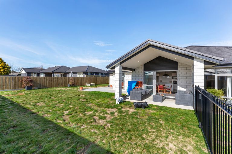 Photo of property in 4 Plescher Crescent, Leamington, Cambridge, 3432