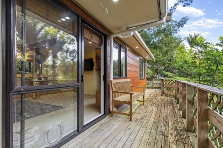 Photo of property in 11 Valley View Road, Titirangi, Auckland, 0604