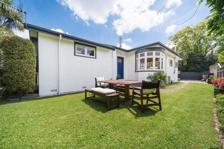 Photo of property in 105b Pahiatua Street, Hokowhitu, Palmerston North, 4410