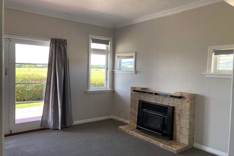 Photo of property in 235 Tararua Road, Levin, 5571