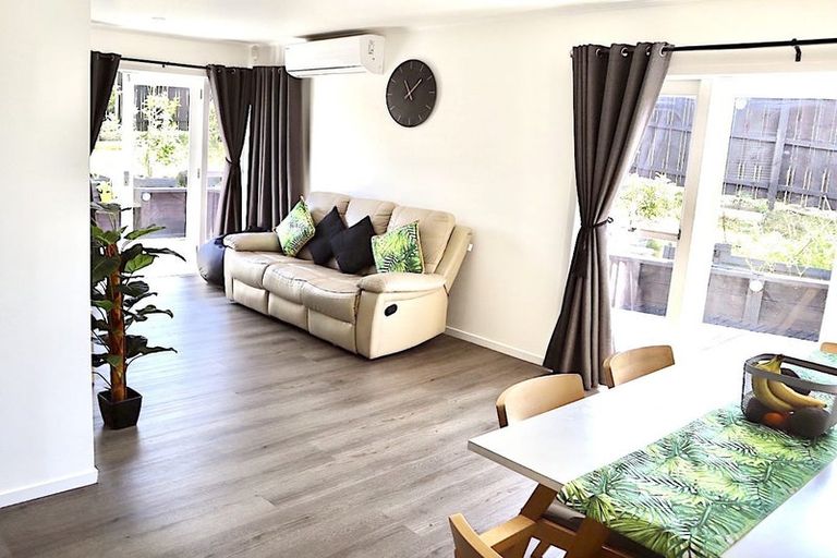 Photo of property in 1/109 Target Road, Totara Vale, Auckland, 0629