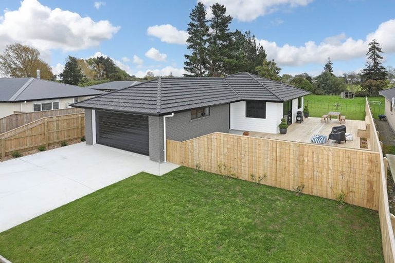 Photo of property in 18 Oldfield Lane, Marton, 4710