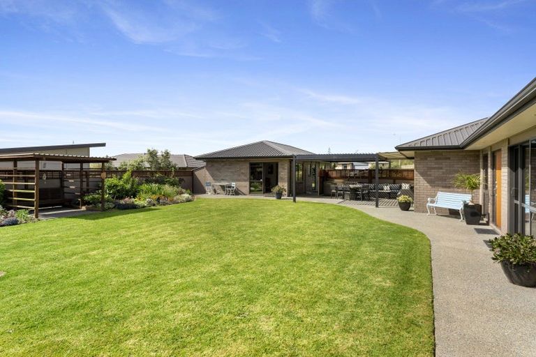 Photo of property in 7 Byron Brown Place, Otaki Beach, Otaki, 5512