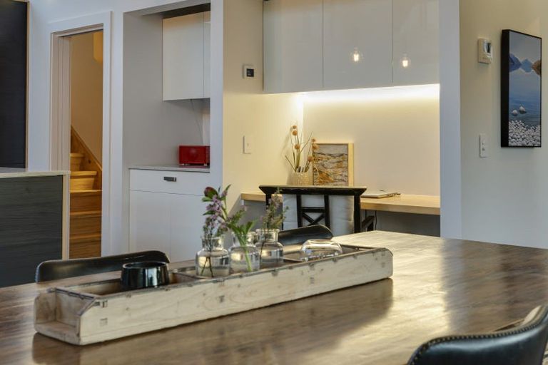 Photo of property in 2 Falconer Rise, Jacks Point, Queenstown, 9371