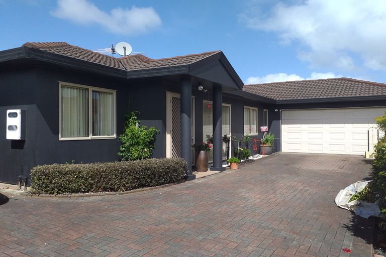 Photo of property in 11a Dawn Place, Waiuku, 2123