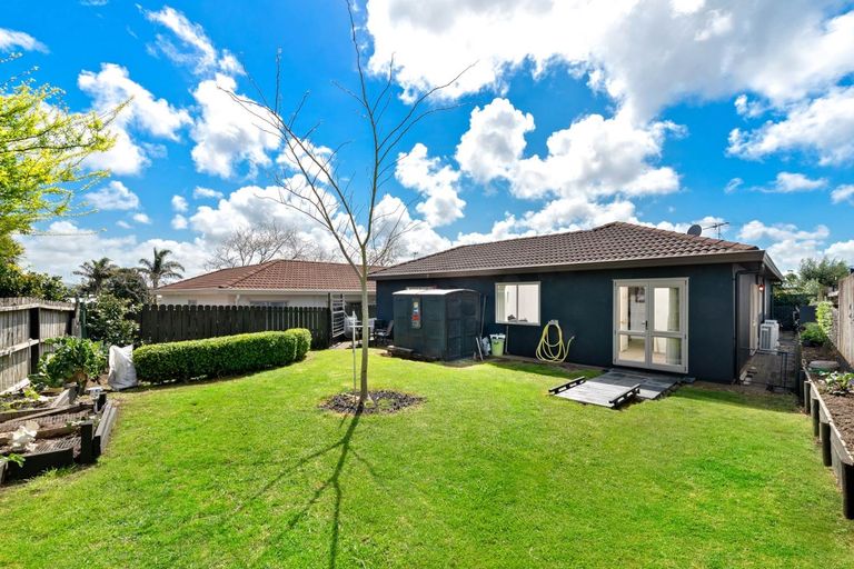 Photo of property in 11a Dawn Place, Waiuku, 2123