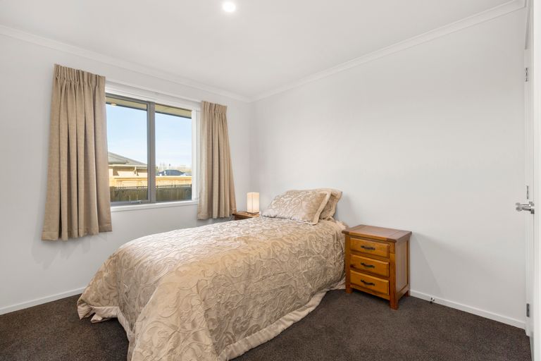 Photo of property in 4 Plescher Crescent, Leamington, Cambridge, 3432