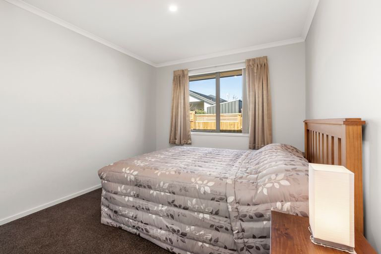 Photo of property in 4 Plescher Crescent, Leamington, Cambridge, 3432